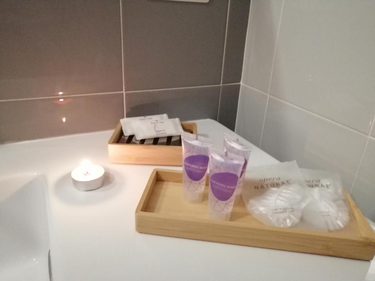 Vivaldo Suite Piazza Dei Martiri - Guest House Napoli Eksteriør billede