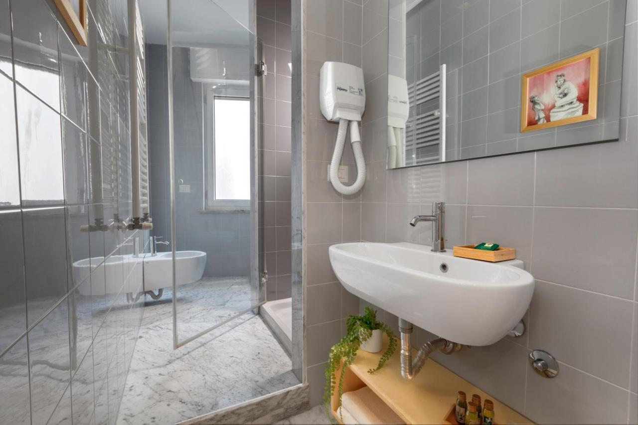 Vivaldo Suite Piazza Dei Martiri - Guest House Napoli Eksteriør billede
